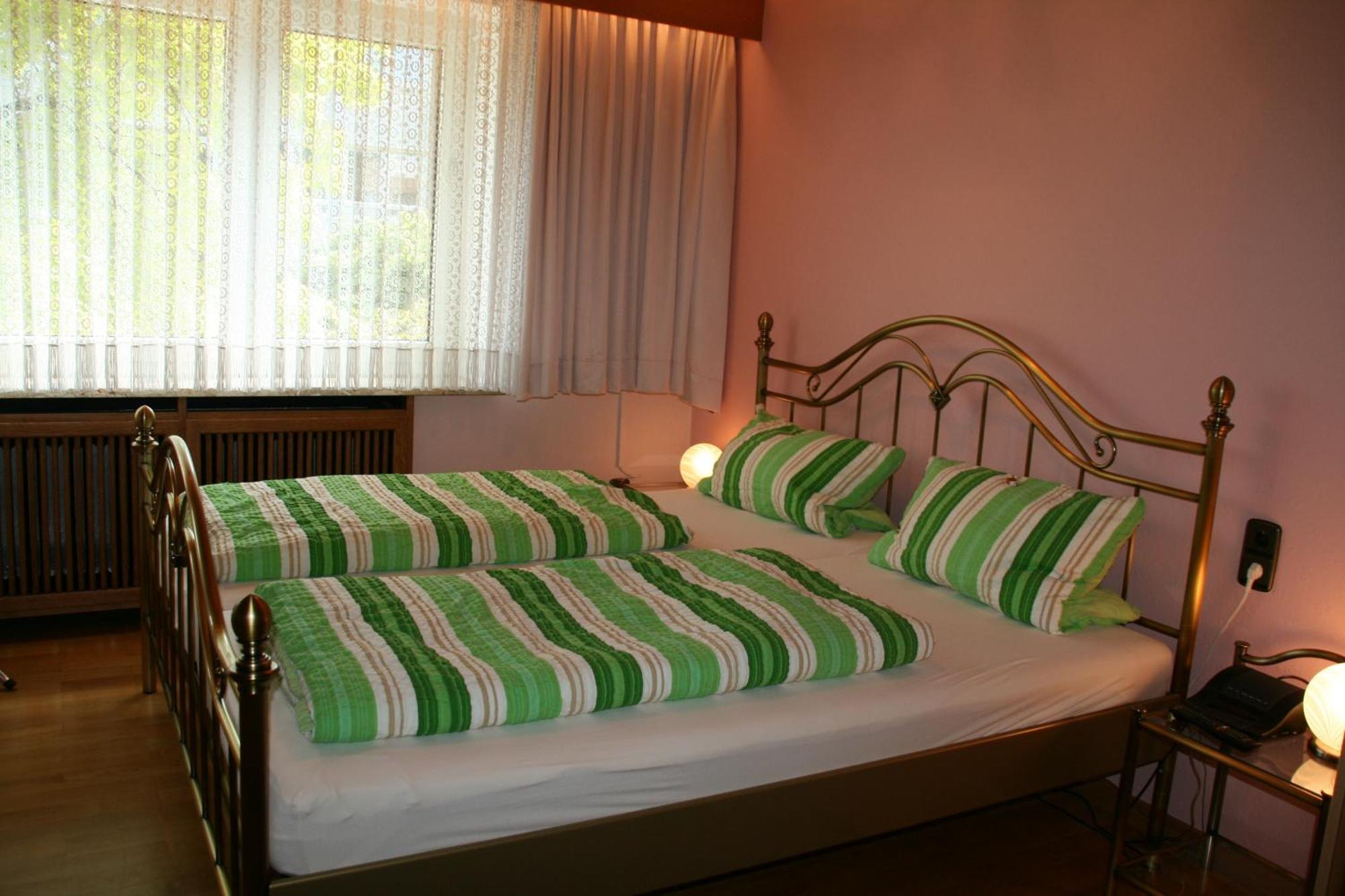 Albertus Paris Aparthotel Hamburg-Harburg Buitenkant foto